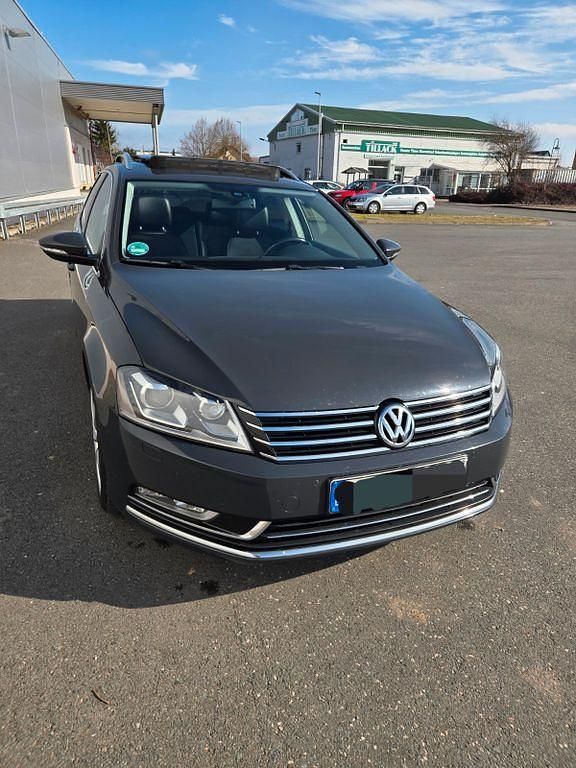 Gebraucht VW Passat Highline 140 PS (102 kW) 2011 Grau Kombi