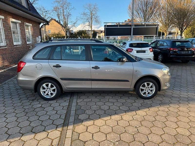 Gebraucht Skoda Fabia 69 PS (50 kW) 2012 Grau Kombi