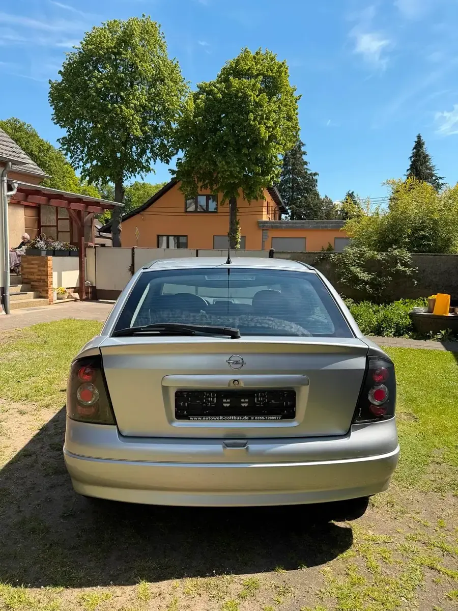 Gebraucht Opel Astra 101 PS (74 kW) 2000 Silber Kleinwagen