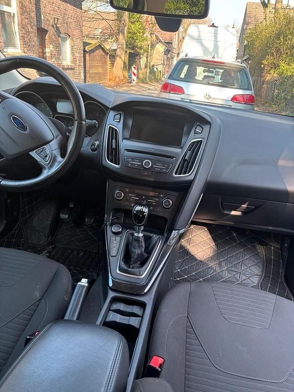 Gebraucht Ford Focus Cool & Connect 125 PS (91 kW) 2017 Weiß Kombi