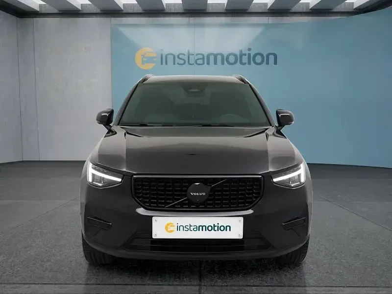 Gebraucht Volvo XC40 163 PS (119 kW) 2025 Schwarz SUV