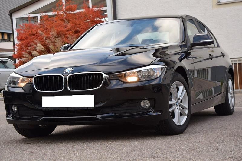 Schwarz Gebraucht 2014 BMW 316 Limousine | 10.990 € (Fairer Preis) - Bild 1/4