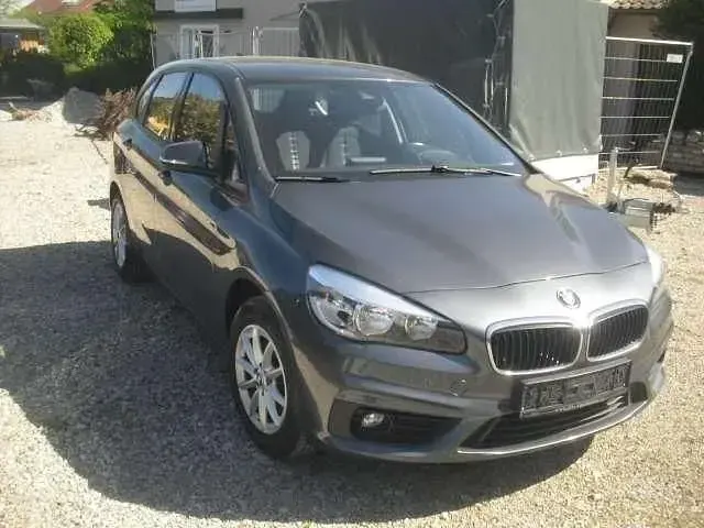 Gebraucht BMW 218 Advantage 136 PS (100 kW) 2016 Mineralgrau metallic Van / Kleinbus