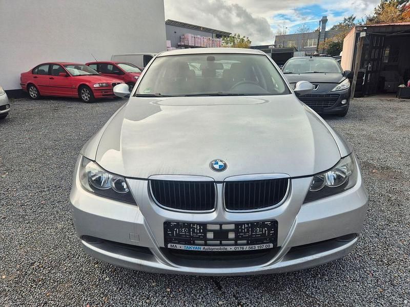 Gebraucht BMW 318 129 PS (94 kW) 2006 Silber Limousine