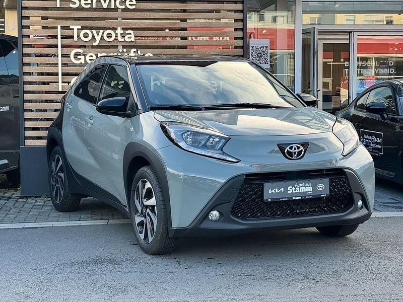 Grün Neu 2025 Toyota Aygo X SUV | 18.990 € (Fairer Preis) - Bild 1/4