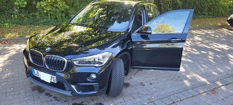 Schwarz Gebraucht 2018 BMW X1 Advantage SUV | 18.600 € (Guter Preis) - Bild 1/4