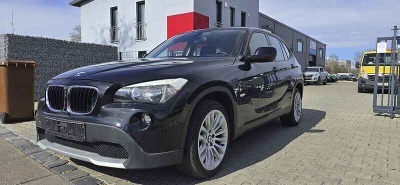 Schwarz Gebraucht 2011 BMW X1 Performance SUV | 6.290 € (Guter Preis) - Bild 1/4