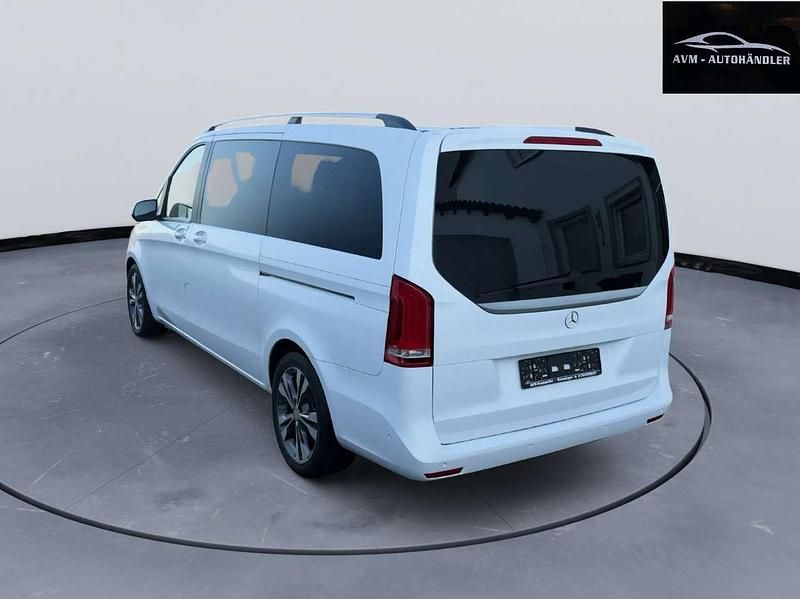 Gebraucht Mercedes V220 163 PS (119 kW) 2017 Bergkristallweiß metallic Van / Kleinbus