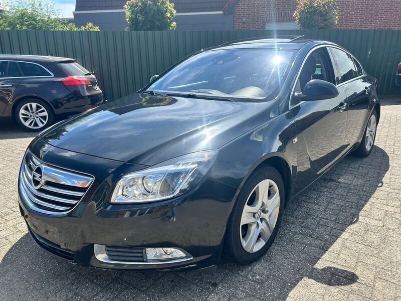 Schwarz Gebraucht 2012 Opel Insignia Innovation Limousine | 3.300 € (Guter Preis) - Bild 1/4