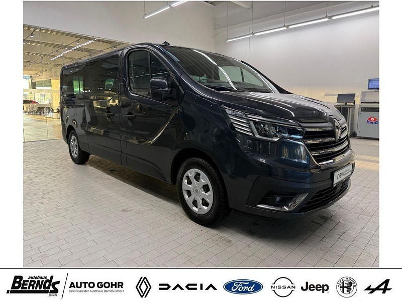 Gebraucht Renault Trafic Life 150 PS (110 kW) 2022 Kometengrau met. (kna) (metallic) Van / Kleinbus