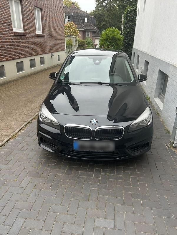 Schwarz Gebraucht 2017 BMW 216 Gran Tourer Van / Kleinbus | 10.800 € (Superpreis) - Bild 1/4