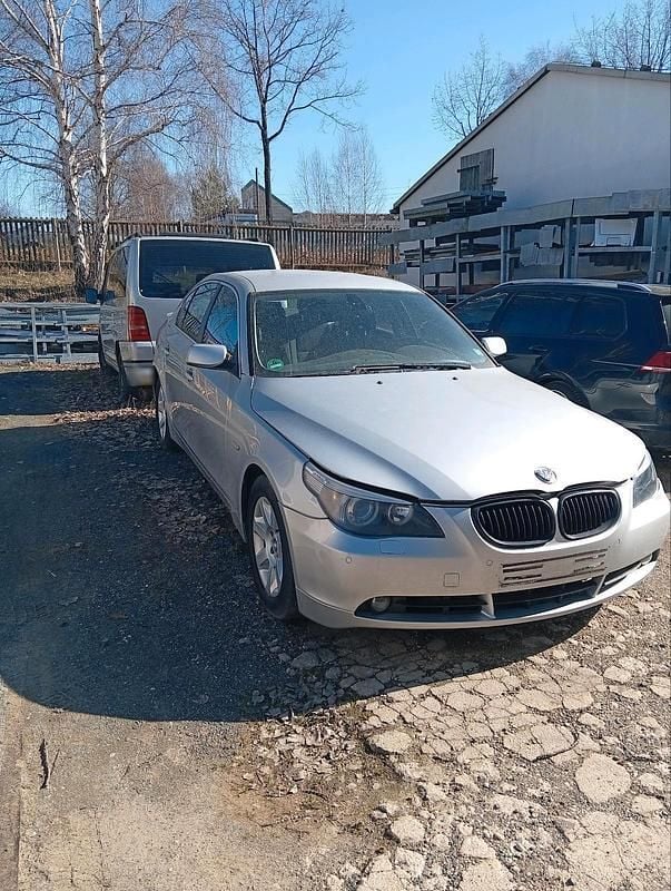 Gebraucht BMW 530 231 PS (169 kW) 2006 Silber Limousine