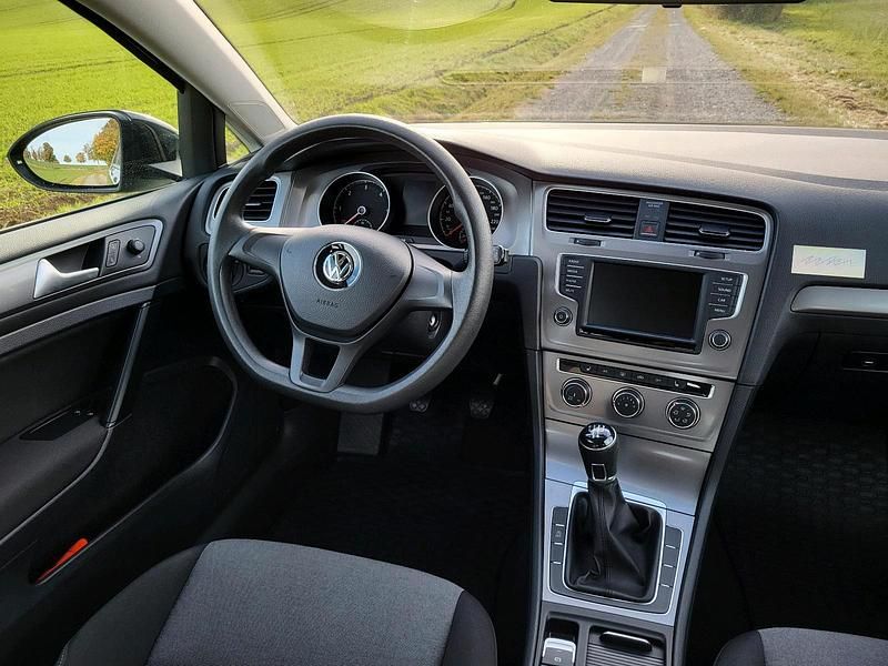 Gebraucht VW Golf VII 110 PS (80 kW) 2016 Grau Kleinwagen