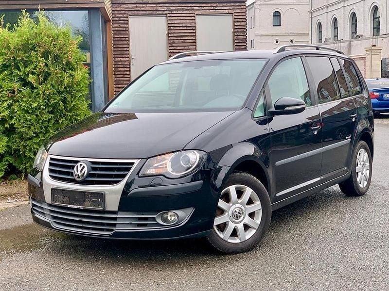 Schwarz Gebraucht 2010 VW Touran Freestyle Van / Kleinbus | 5.000 € (Superpreis) - Bild 1/4