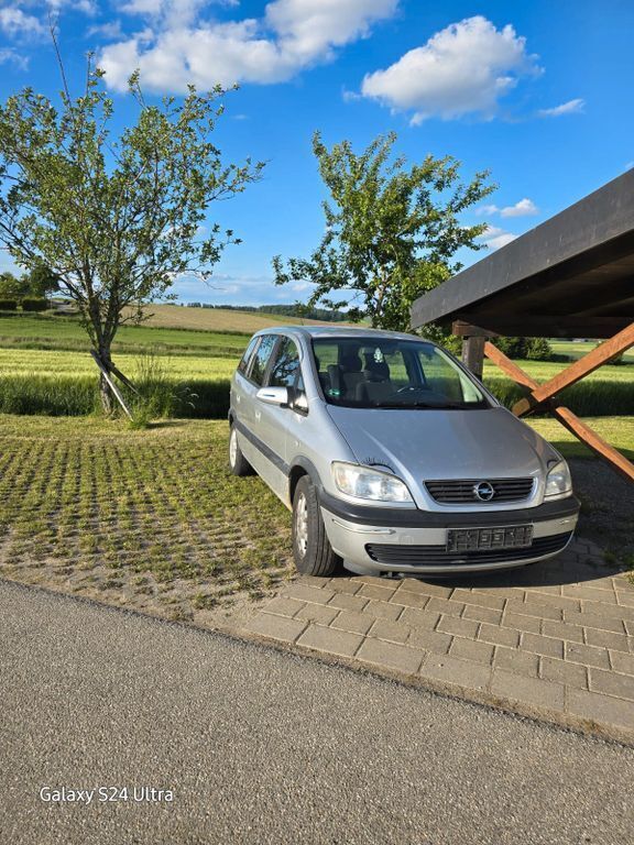 Grau Gebraucht 2003 Opel Zafira Njoy Van / Kleinbus | 730 € (Superpreis) - Bild 1/4