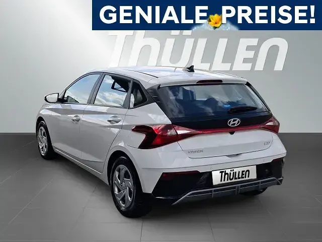 Gebraucht Hyundai i20 Select 101 PS (74 kW) 2025 Weiß Kleinwagen