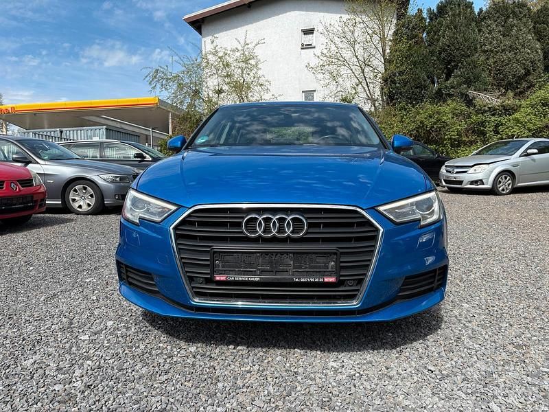 Gebraucht Audi A3 Design 116 PS (85 kW) 2018 Blau Limousine
