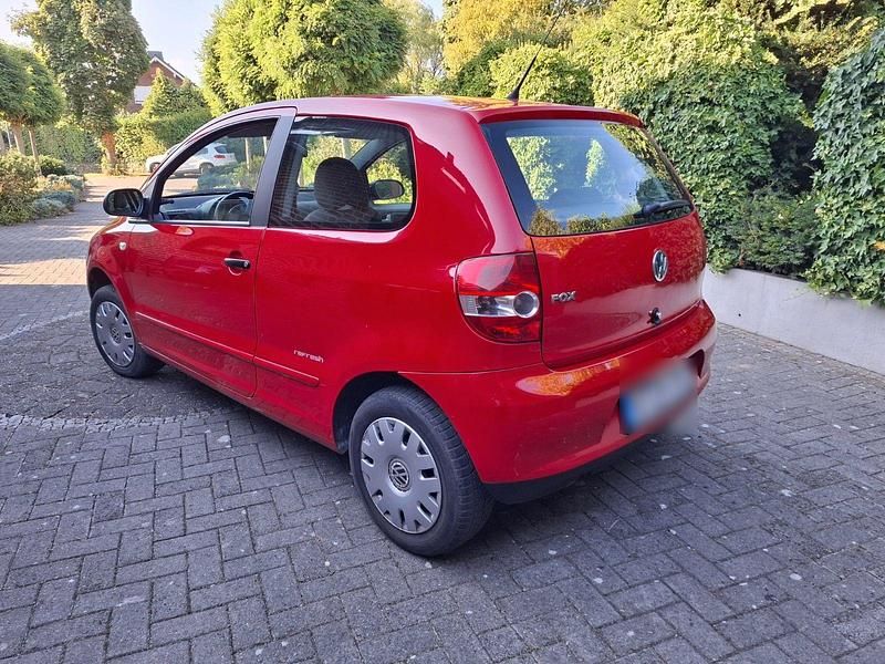 Gebraucht VW Fox Refresh 54 PS (39 kW) 2009 Rot Kleinwagen