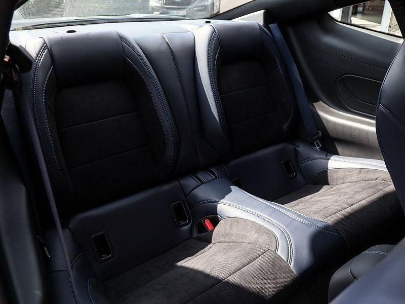 Neu Ford Mustang Fastback 453 PS (333 kW) 2025 Blau Coupé