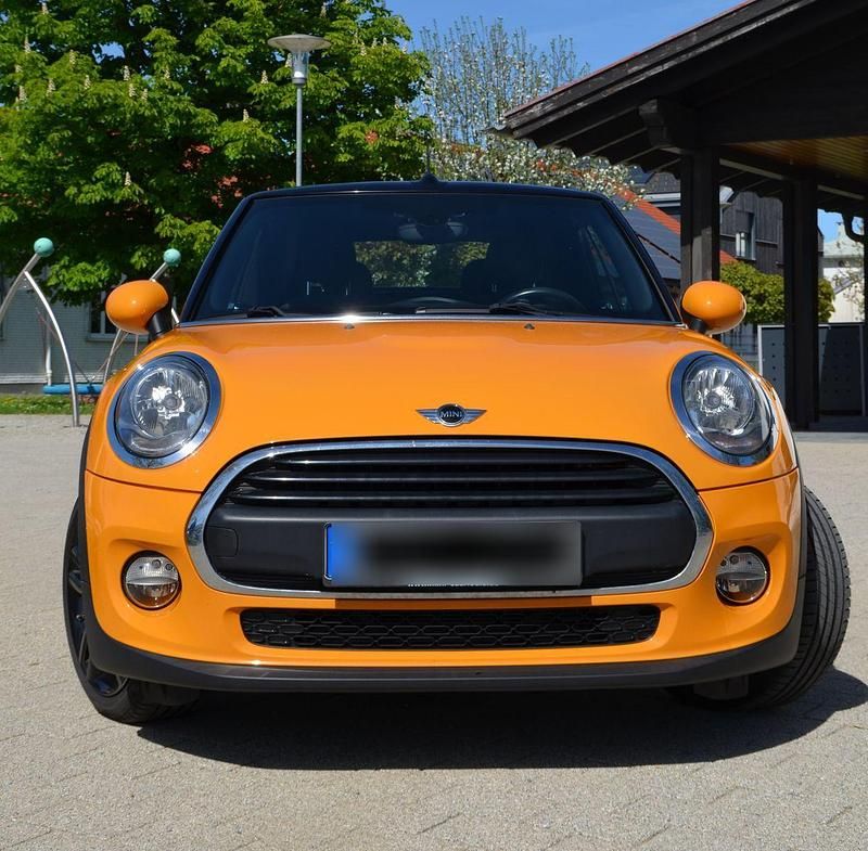 Usata Mini ONE 102 CV (75 kW) 2017 Arancione Utilitaria