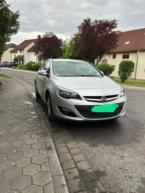 Gebraucht Opel Astra 110 PS (80 kW) 2014 Silber Kombi
