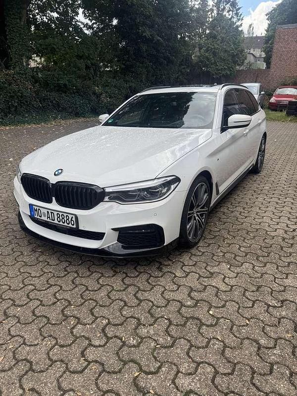 Weiß Gebraucht 2018 BMW 540 M Sport Kombi | 32.500 € (Fairer Preis) - Bild 1/4