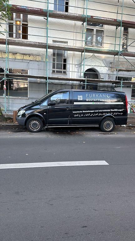 Schwarz Gebraucht 2009 Mercedes Vito Van / Kleinbus | 8.800 € (Teuer) - Bild 1/4