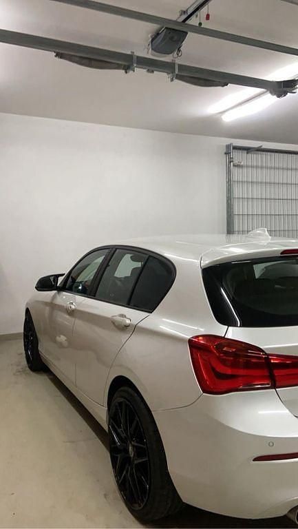 Weiß Gebraucht 2018 BMW 118 M Performance Kleinwagen | 11.400 € (Guter Preis) - Bild 1/4