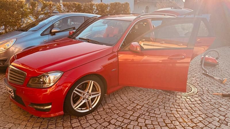 Gebraucht Mercedes C250 200 PS (147 kW) 2012 Rot Kombi