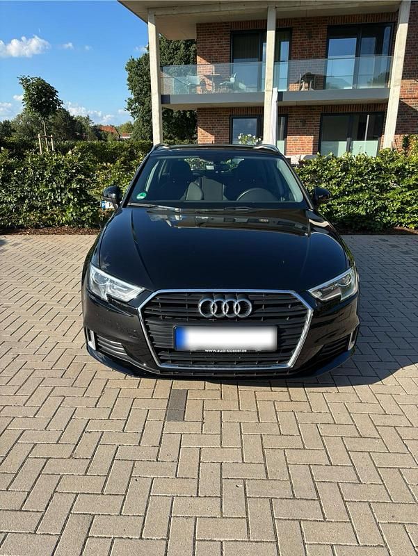 Gebraucht Audi A3 116 PS (85 kW) 2019 Schwarz Limousine