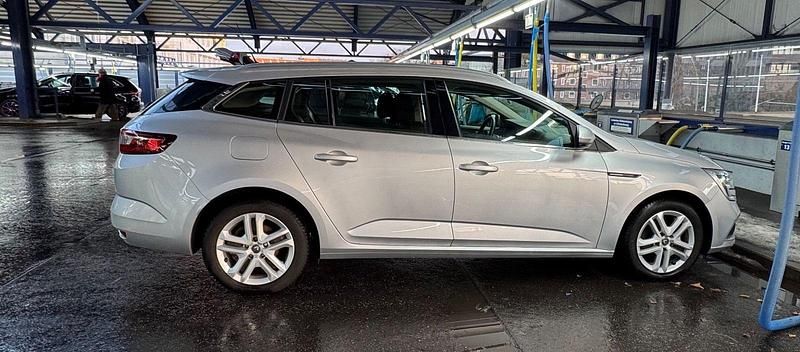 Gebraucht Renault Mégane GrandTour 110 PS (80 kW) 2018 Silber Kombi