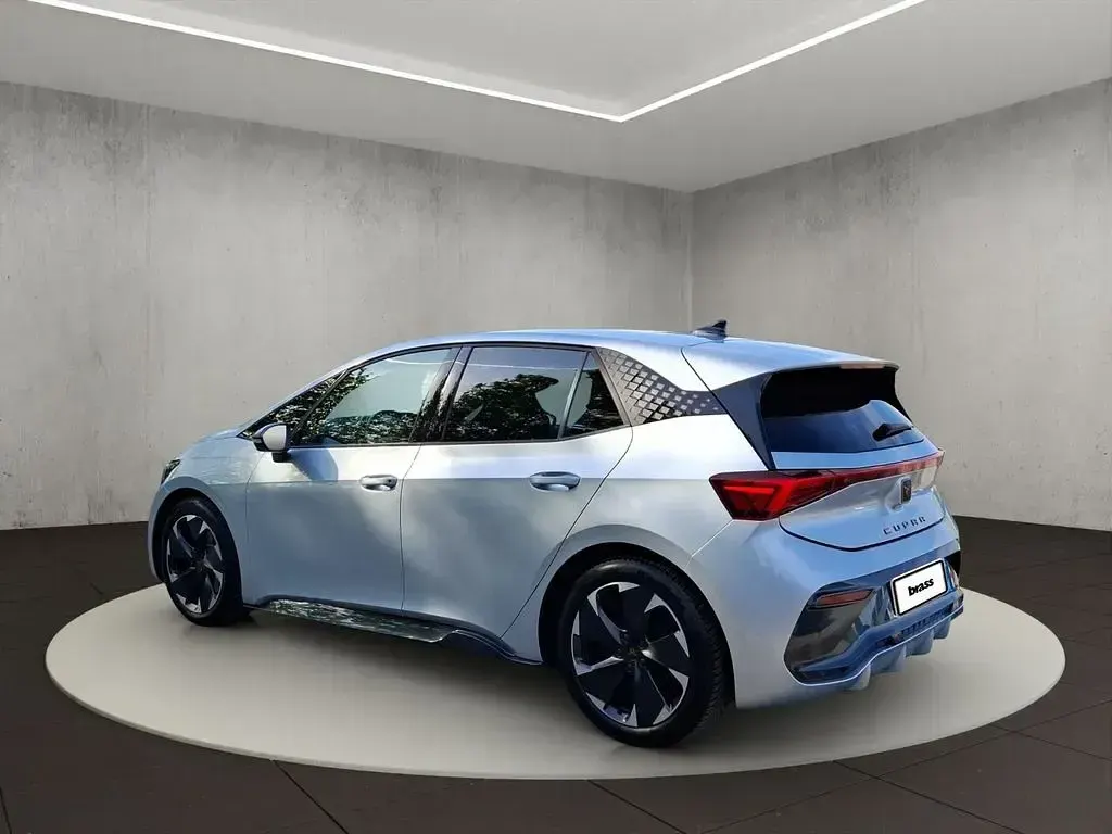 Gebraucht Cupra Born 169 kW (231 PS) 2025 Geysirsilber Kleinwagen