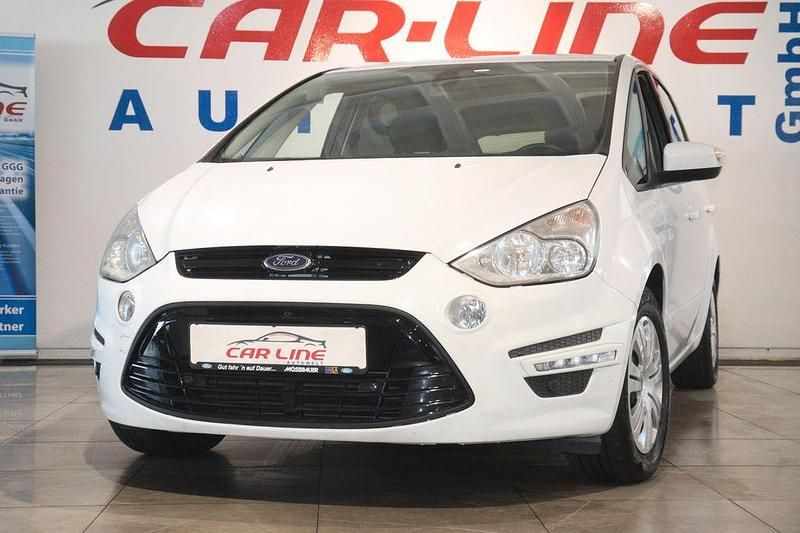 Weiß Gebraucht 2015 Ford S-MAX Business Edition Van / Kleinbus | 10.999 € (Guter Preis) - Bild 1/4