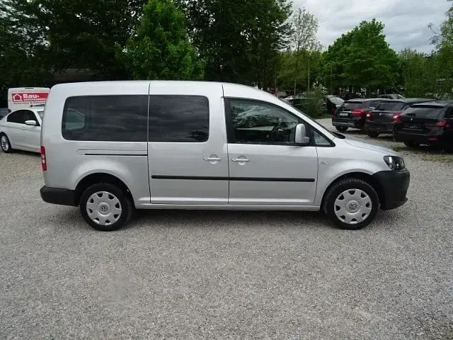 Usado VW Caddy Trendline 109 HP (80 kW) 2014 Prateado Monovolume