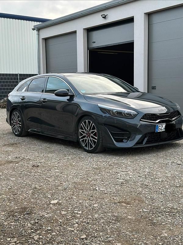 Gebraucht Kia ProCeed GT 204 PS (150 kW) 2023 Grau Kombi