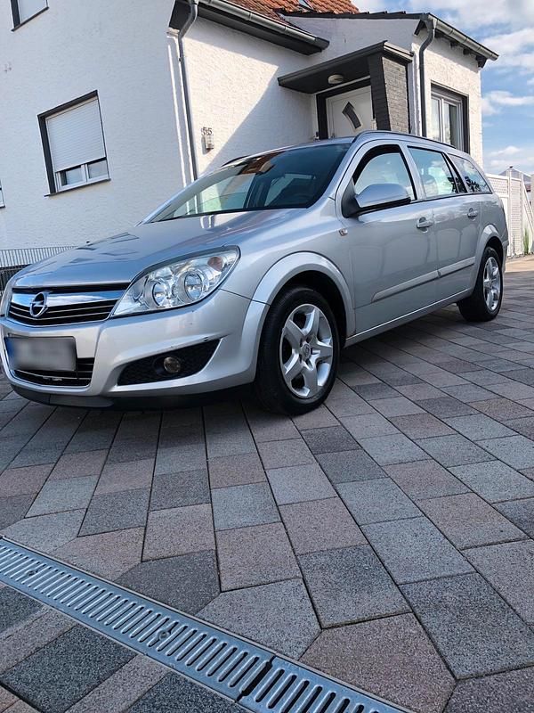 Gebraucht Opel Astra 100 PS (73 kW) 2007 Silber Kombi
