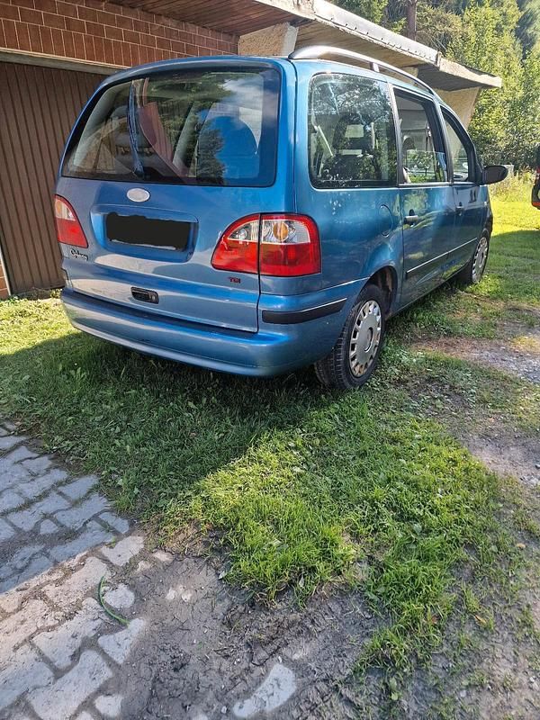 Blau Gebraucht 2004 Ford Galaxy Van / Kleinbus | 1.450 € (Fairer Preis) - Bild 1/4