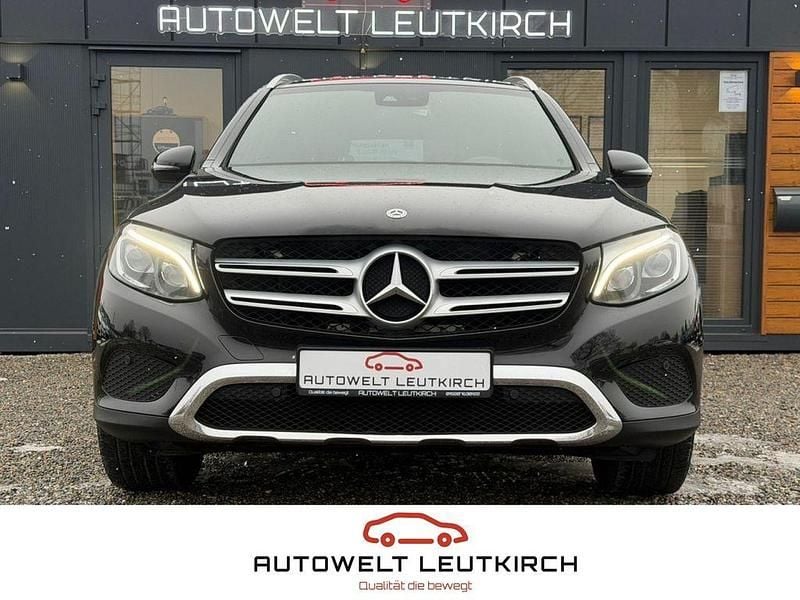 Schwarz Gebraucht 2018 Mercedes GLC220 Limousine | 26.480 € (Superpreis) - Bild 1/4