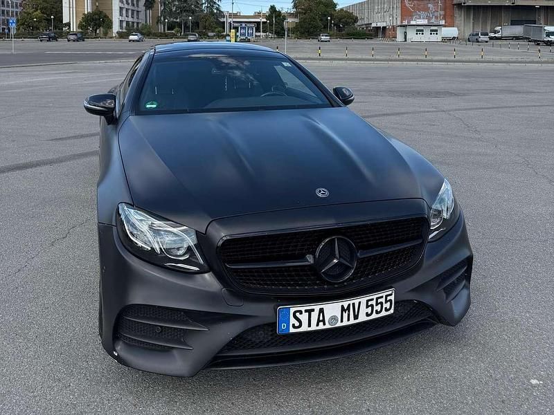 Gebraucht Mercedes E200 AMG line 184 PS (135 kW) 2019 Weiß Coupé