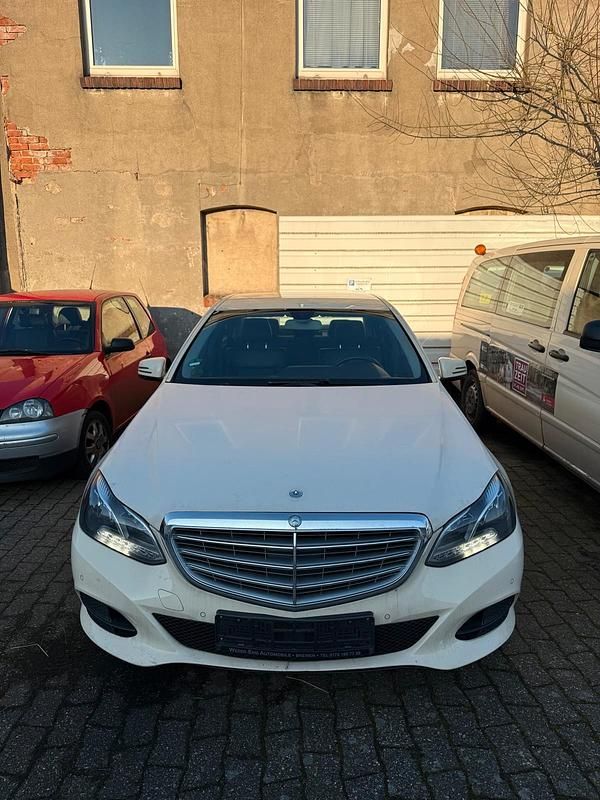 Gebraucht Mercedes E200 136 PS (100 kW) 2015 Gelb Limousine