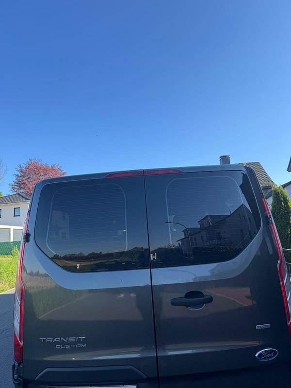 Second-hand Ford Transit 130 CP (95 kW) 2019 Gri Monovolum
