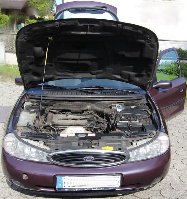 Gebraucht Ford Mondeo 116 PS (85 kW) 1998 Violett Kleinwagen
