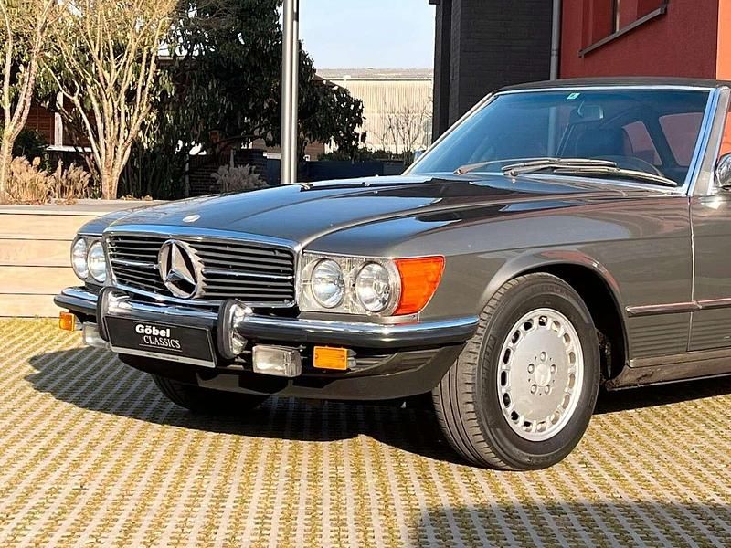 Anthrazit Gebraucht 1984 Mercedes SL380 Cabrio | 36.900 € - Bild 1/4