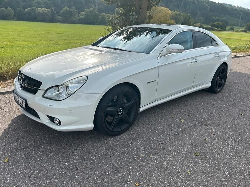 Weiß Gebraucht 2008 Mercedes CLS63 AMG AMG Limousine | 26.999 € - Bild 1/4
