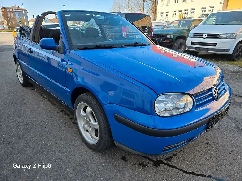 Używany VW Golf Trendline 101 KM (74 kW) 1999 Niebieski Kabriolet
