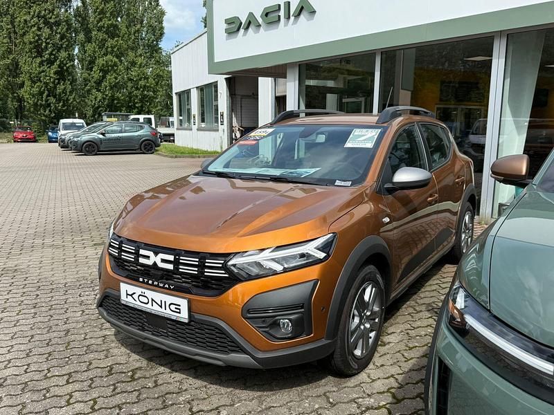 Orange Gebraucht 2023 Dacia Sandero Expression Kleinwagen | 18.799 € (Fairer Preis) - Bild 1/4