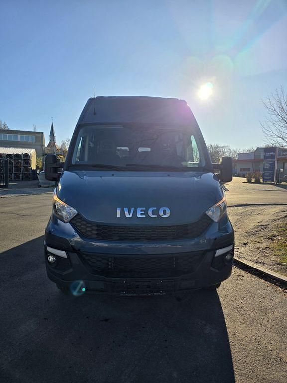Gebraucht Iveco Daily 170 PS (125 kW) 2016 Blau Van / Kleinbus