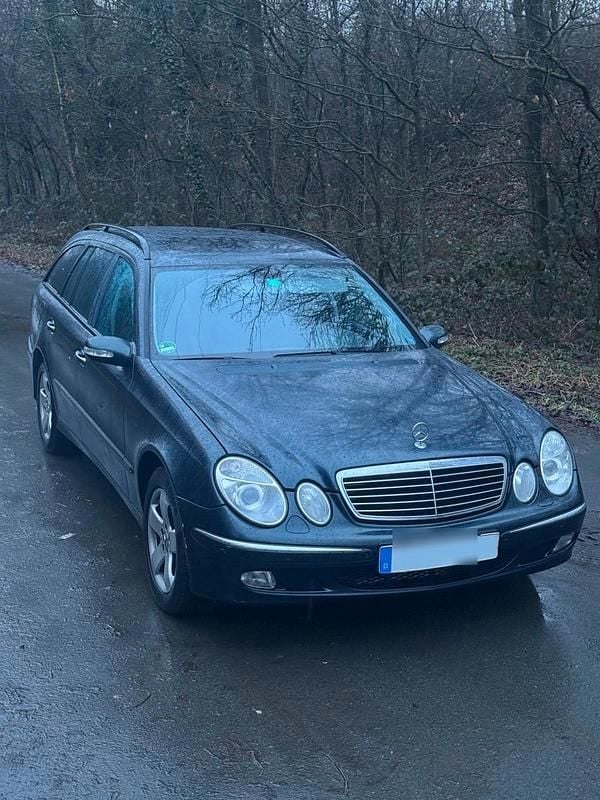 Blau Gebraucht 2005 Mercedes E320 Kombi | 2.999 € (Superpreis) - Bild 1/4