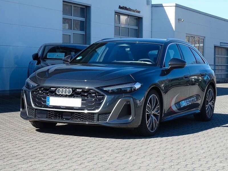 Grau Gebraucht 2024 Audi A5 S-Line Coupé | 59.445 € (Guter Preis) - Bild 1/4