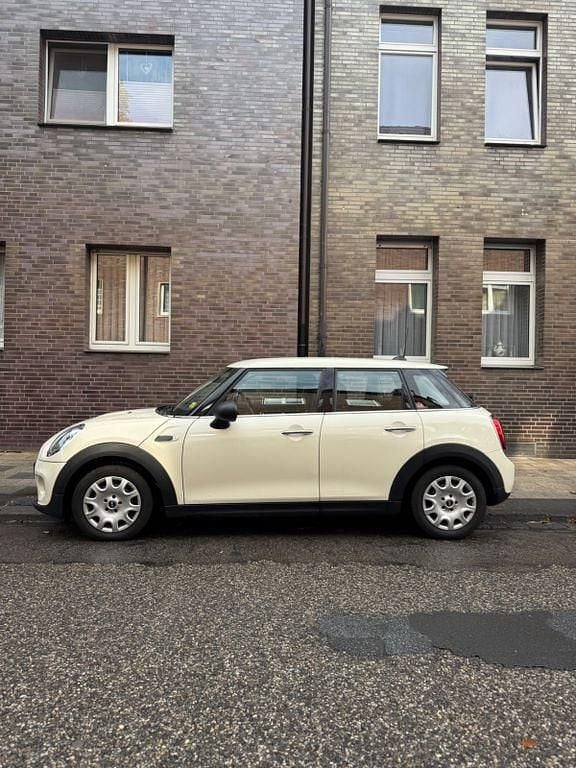 Weiß Gebraucht 2015 Mini ONE Kleinwagen | 7.500 € (Fairer Preis) - Bild 1/4